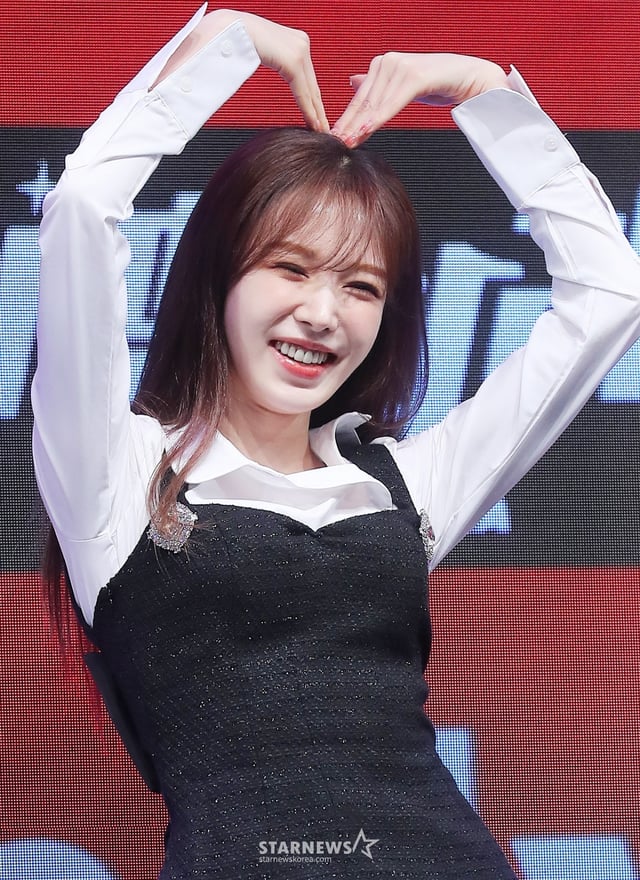 가수 웬디가 31일 오후 서울 영등포구 여의도동 KBS 아트홀에서 진행된 KBS 2TV 예능 '더 딴따라' 제작발표회에 참석해 포즈를 취하고 있다. '더 딴따라'는 노래, 춤, 연기, 예능 다 되는 딴따라 찾기 프로젝트로 원조 딴따라 박진영이 KBS와 손을 잡고 선보이는 새로운 버라이어티 오디션 프로그램. 11월 3일 첫 방송. 2024.10.31 /사진=김창현 chmt@