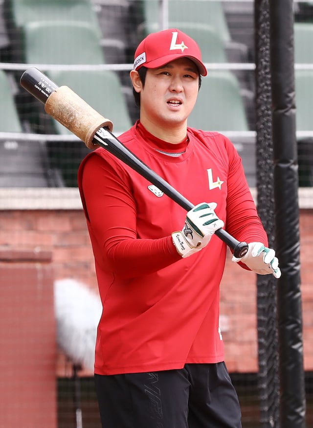 SSG 최정이 27일 키움전을 앞두고 타격 훈련을 하고 있다. /사진=SSG 랜더스 제공