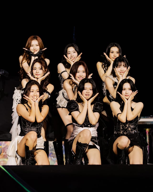 트와이스 콜드플레이 스페셜 게스트 공연 이미지 /사진제공=JYP엔터테인먼트