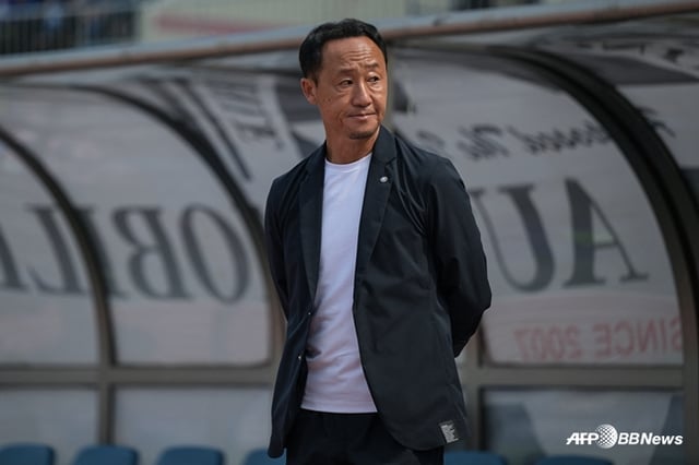 스태프와 선수들을 괴롭혔다는 의혹을 받고 잇는 구로다 고 감독. /AFPBBNews=뉴스1