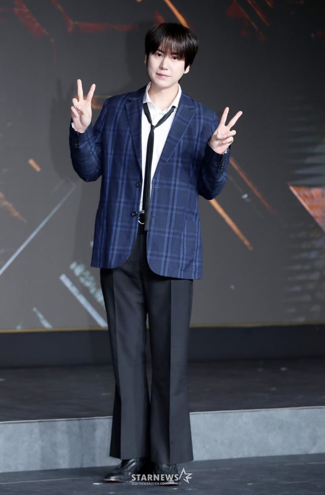 그룹 슈퍼주니어 규현이 29일 오전 서울 마포구 호텔나루에서 열린 넷플릭스 '데블스 플랜: 데스룸' 제작발표회에 참석해 포즈를 취하고 있다.  정종연 PD가 연출하는 '데블스 플랜: 데스룸'은 다양한 직업군의 플레이어가 7일간 합숙하며 최고의 브레인을 가리는 두뇌 서바이벌 게임으로 오는 5월 6일 공개된다. /2025.04.29 /사진=김휘선 hwijpg@