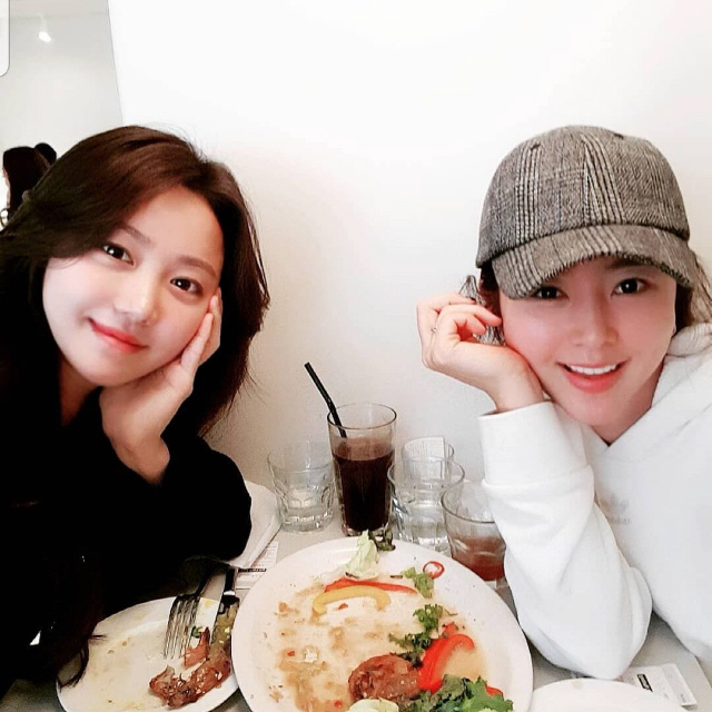 왼쪽부터 한그루, 한채아