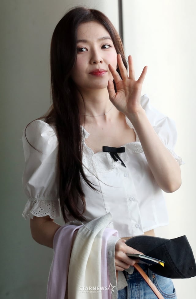 그룹 레드벨벳(Red Velve) 아이린이 ‘케이콘 재팬 2024’ 공연을 위해 10일 오전 서울 강서구 김포국제공항을 통해 출국하고 있다. 2024.05.10 /사진=임성균