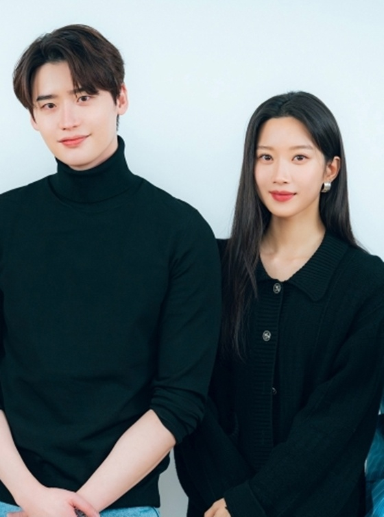 왼쪽부터 이종석, 문가영 /사진=tvN '서초동'