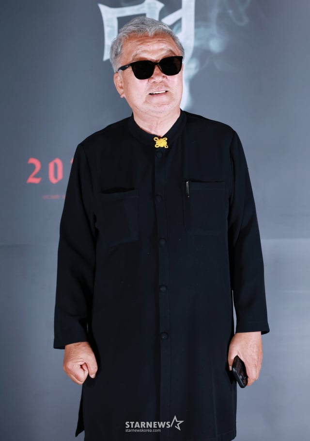 배우 명계남이 29일 오후 서울 CGV용산아이파크몰에서 진행된 영화 '신명'(감독 김남균) 제작발표회에 참석해 포즈를 취하고 있다. /2025.05.29 /사진=이동훈 photoguy@