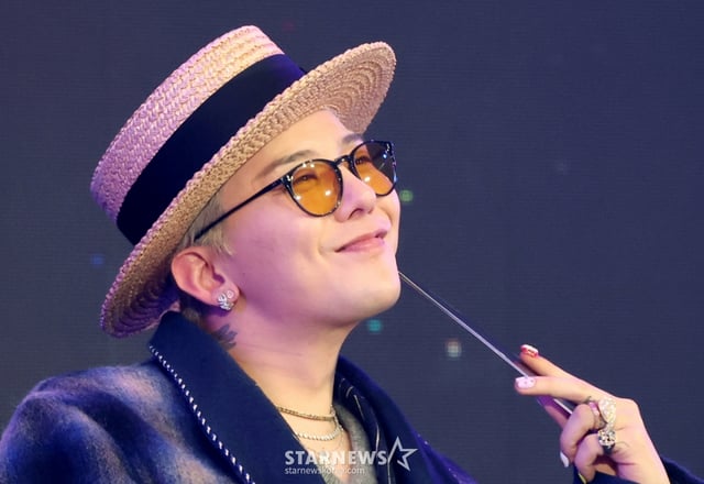 (대전=뉴스1) 권현진 기자 = 빅뱅 지드래곤(GD, 본명 권지용)이 9일 오후 대전 유성구 카이스트 본원 류근철 스포츠 컴플렉스에서 열린 '이노베이트 코리아 2025' 스페셜 토크쇼에서 미소를 짓고 있다. 2025.4.9/뉴스1  Copyright © 뉴스1. All rights reserved. 무단 전재 및 재배포,  AI학습 이용 금지. /사진=(대전=뉴스1) 권현진 기자