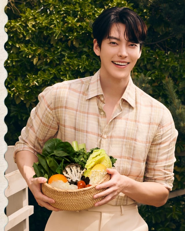 김우빈 /사진=샤브올데이 공식 인스타그램