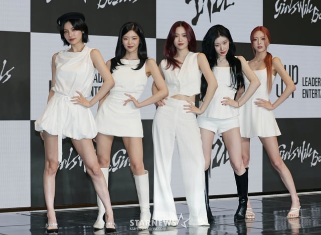 걸그룹 있지(ITZY)가 9일 오후 서울 송파구 소피텔 앰배서더 호텔에서 진행된 새 미니 앨범 ‘걸스 윌 비 걸스’(Girls Will Be Girls) 발매기념 기자간담회에 참석해 포즈를 취하고 있다.   이번 앨범에는 타이틀곡 ‘걸스 윌 비 걸스’(Girls Will Be Girls)를 비롯해 ‘키스 앤 텔(Kiss & Tell), ’락드 앤 로디드‘(Locked N Loaded), ’프라미스‘(Promise), ’워크‘(Walk) 등 총 5곡이 수록됐다. /2025.06.09 /사진=이동훈 photoguy@