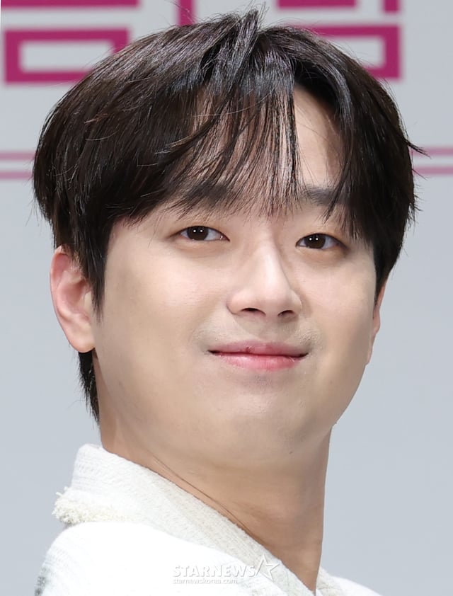 가수 이찬원 /사진=(서울=뉴스1) 권현진 기자