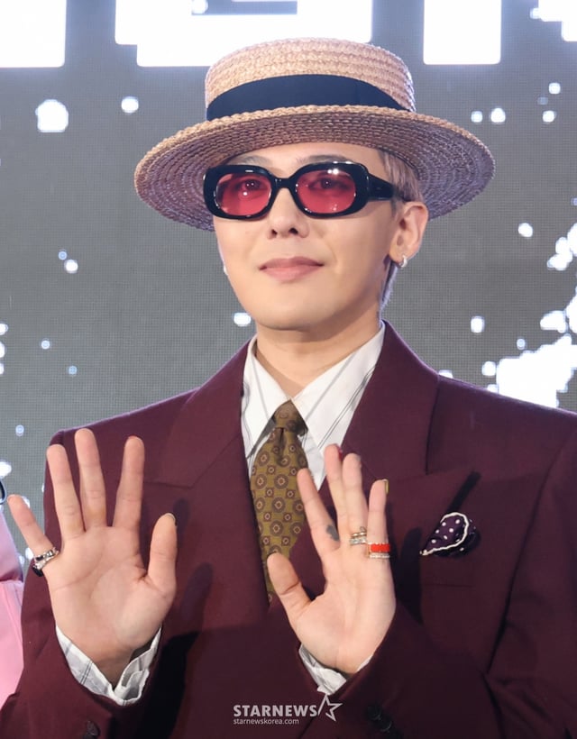 (서울=뉴스1) 권현진 기자 = 빅뱅 지드래곤(GD,권지용)이 13일 오후 서울 용산구 그랜드 하얏트 서울 호텔에서 열린 '피스마이너스원 프리미엄 하이볼 론칭 파티-더 시그널(THE SIGNAL)'에 참석해 포즈를 취하고 있다. 2025.6.13/뉴스1 Copyright © 뉴스1. All rights reserved. 무단 전재 및 재배포, AI학습 이용 금지. /사진=(서울=뉴스1) 권현진 기자