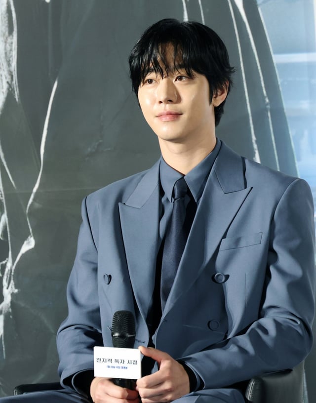 (서울=뉴스1) 권현진 기자 = 배우 안효섭이 17일 서울 광진구 롯데시네마 건대입구에서 열린 영화 '전지적 독자 시점‘(감독 김병우) 제작보고회에 참석해 매력을 발산하고 있다. '전지적 독자 시점'은 10년 이상 연재된 소설이 완결된 날 소설 속 세계가 현실이 되어 버리고, 유일한 독자였던 ‘김독자’가 소설의 주인공 ‘유중혁’ 그리고 동료들과 함께 멸망한 세계에서 살아남기 위한 판타지 액션 영화다. 2025.6.17/뉴스1 Copyright © 뉴스1. All rights reserved. 무단 전재 및 재배포, AI학습 이용 금지. /사진=(서울=뉴스1) 권현진 기자