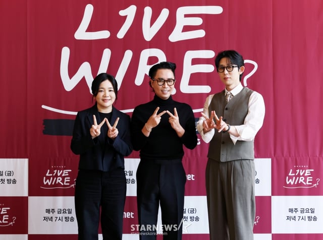 신유선 PD, MC 정재형, 코드쿤스트가 19일 서울 중구 커뮤니티하우스 마실에서 진행된 Mnet 예능 '라이브 와이어' 기자간담회에서 포즈를 취하고 있다. /2025.06.19 /사진=김휘선 hwijpg@