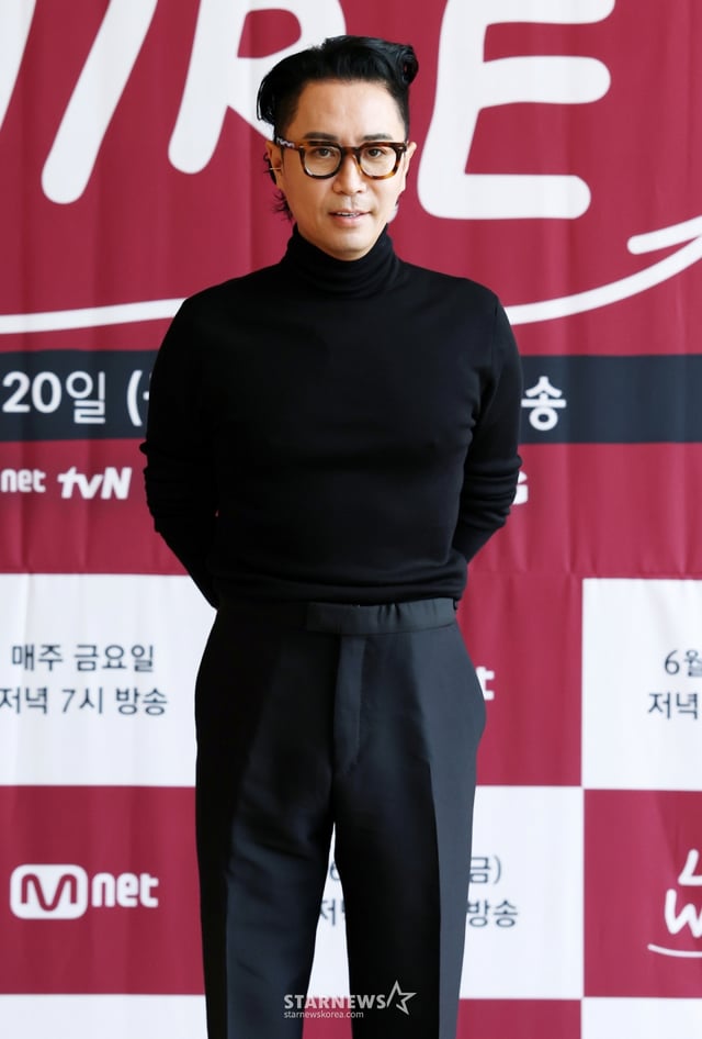 MC 정재형이 19일 서울 중구 커뮤니티하우스 마실에서 진행된 Mnet 예능 '라이브 와이어' 기자간담회에서 포즈를 취하고 있다. /2025.06.19 /사진=김휘선 hwijpg@