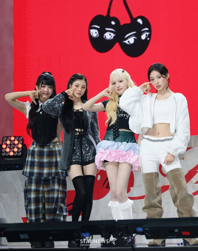 피네이션 걸그룹 베이비돈크라이(Baby DONT Cry, 이현 쿠미 미아 베니)가 23일 오후 서울 용산구 블루스퀘어에서 진행된 데뷔 싱글 '에프 걸'(F Girl) 발매기념 쇼케이스에서 포즈를 취하고 있다. /2025.06.23 /사진=이동훈 photoguy@