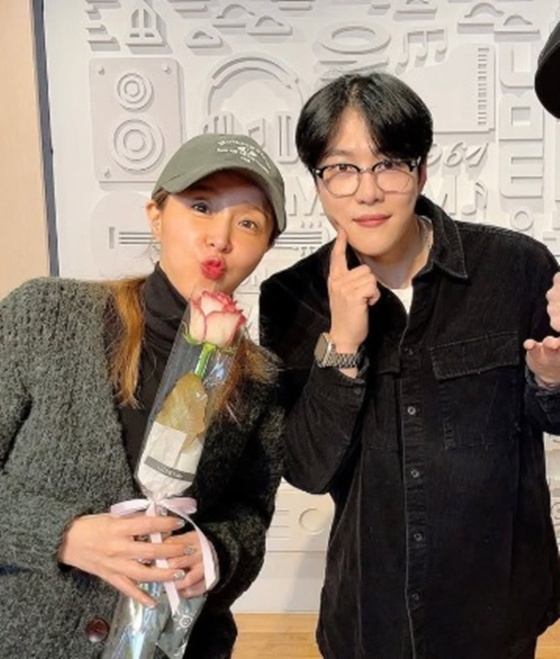 신지, 문원 /사진=MBC 표준FM '싱글벌글쇼' SNS