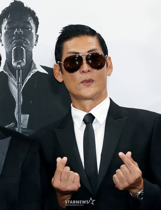 (서울=뉴스1) 권현진 기자 = 지오디의 박준형이 30일 오후 서울 영등포구 여의도 KBS홀에서 진행된 '딴따라 JYP' 포토월 행사에 참석해 포즈를 취하고 있다. 2024.8.30/뉴스1 Copyright © 뉴스1. All rights reserved. 무단 전재 및 재배포, AI학습 이용 금지. /사진=(서울=뉴스1) 권현진 기자