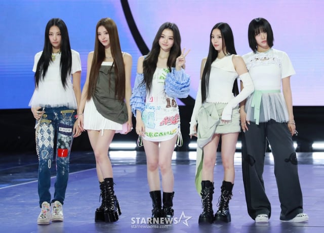 걸그룹 미야오(MEOVV)가 1 첫 EP 'MY EYES OPEN VVIDE' 발매기념 쇼케이스에서 포즈를 취하고 있다. /2025.05.12 /사진=이동훈 photoguy@