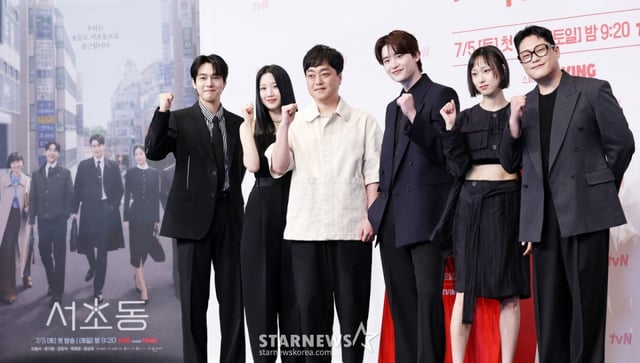 배우 강유석, 문가영, 박승우 감독, 배우 이종석, 류혜영, 임성재가 1일 서울 영등포구 더링크서울 트리뷰트포트폴리오 호텔에서 열린 tvN 새 토일드라마 '서초동' 제작발표회에 참석해 포즈를 취하고 있다. /2025.07.01 /사진=김휘선 hwijpg@