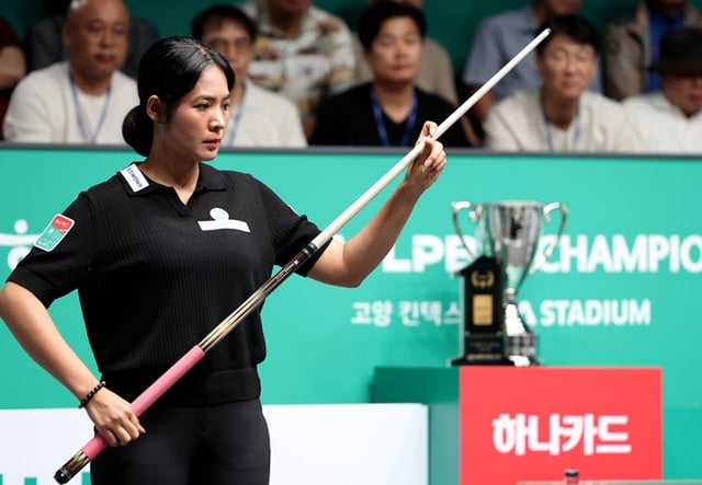 스롱이 결승전에서 샷 전략을 구상하고 있다. /사진=PBA 투어 제공