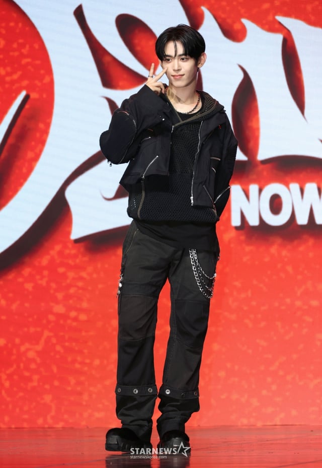 그룹 나우즈(NOWZ) 현빈이 9일 오후 서울 광진구 예스24라이브홀에서 진행된 첫 번째 미니 앨범 'IGNITION' 발매기념 쇼케이스에서 포즈를 취하고 있다. /2025.07.09 /사진=이동훈 photoguy@