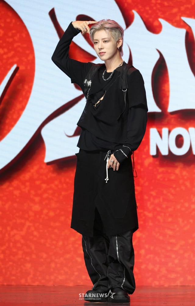 그룹 나우즈(NOWZ) 진혁이 9일 오후 서울 광진구 예스24라이브홀에서 진행된 첫 번째 미니 앨범 'IGNITION' 발매기념 쇼케이스에서 포즈를 취하고 있다. /2025.07.09 /사진=이동훈 photoguy@