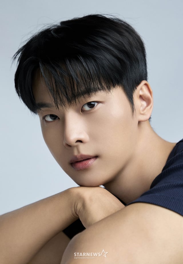 MBC 금토드라마 '노무사 노무진'의 배우 차학연이 2일 진행된 라운드 인터뷰를 위해 포즈를 취하고 있다. /사진제공=피프티원케이 2025.07.02 /사진=이동훈 photoguy@