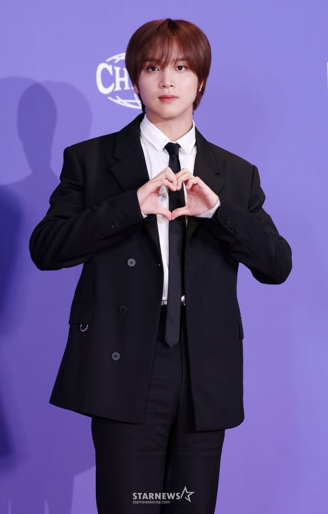 그룹 엔시티 드림(NCT DREAM) 해찬이 14일 오전 서울 송파구 롯데시네마 월드타워에서 열린 정규 5집 'Go Back To The Future(고 백 투 더 퓨처)' 발매 기념 포토월에서 포즈를 취하고 있다. /2025.07.14 /사진=김휘선 hwijpg@