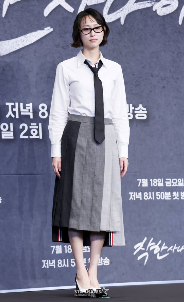 배우 류혜영이 14일 오후 서울 구로구 더링크호텔에서 열린 JTBC 금요시리즈 '착한 사나이' 제작발표회에서 포즈를 취하고 있다. /2025.07.14 /사진=김휘선 hwijpg@