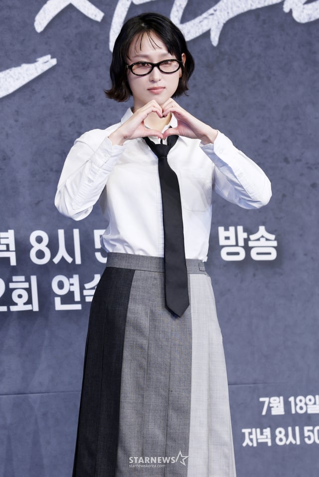 배우 류혜영이 14일 오후 서울 구로구 더링크호텔에서 열린 JTBC 금요시리즈 '착한 사나이' 제작발표회에서 포즈를 취하고 있다. /2025.07.14 /사진=김휘선 hwijpg@