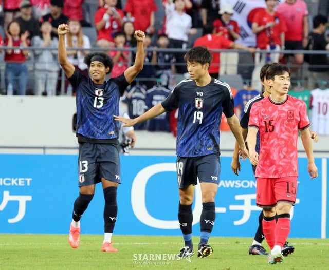일본 저메인이 15일 용인미르종합운동장에서 열린 2025 동아시아축구연맹(EAFF) E-1 챔피언십(동아시안컵) 일본과의 최종전 전반 초반 선제골을 성공시킨 후 환호하고 있다. /사진=강영조 선임기자