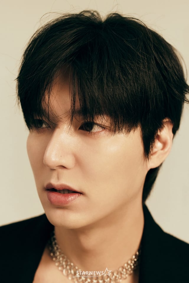 영화 '전지적 독자 시점'(감독 김병우)의 배우 이민호가 17일 진행된 라운드 인터뷰를 위해 포즈를 취하고 있다. /사진제공=MYM엔터테인먼트 2025.07.17 /사진=이동훈 photoguy@