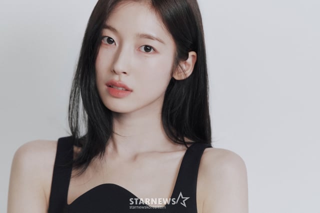 웨이브 오리지널 시리즈 'S라인'의 배우 아린이 28일 진행된 라운드 인터뷰를 위해 포즈를 취하고 있다. /사진제공=ATRP 2025.07.28 /사진=이동훈 photoguy@
