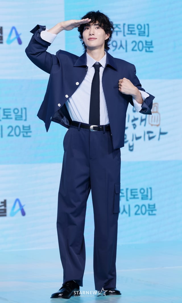 배우 오현중이 29일 서울 마포구 쇼킹케이팝센터에서 진행된 채널A 토일드라마 '여행을 대신해 드립니다' 제작발표회에 참석해 포즈를 취하고 있다. /2025.07.29 /사진=김휘선 hwijpg@
