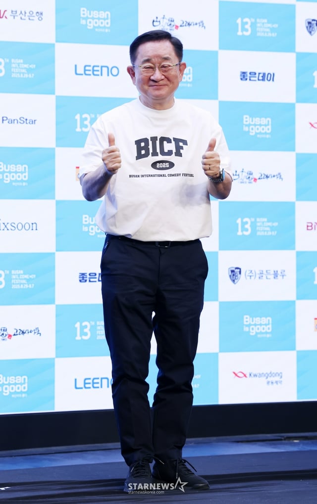 개그맨 이홍렬이 1일 서울 마포구 상암 스탠포드 호텔에서 진행된 제13회 '부산국제코미디페스티벌' 기자간담회에 참석해 포즈를 취하고 있다. /2025.08.01 /사진=김휘선 hwijpg@