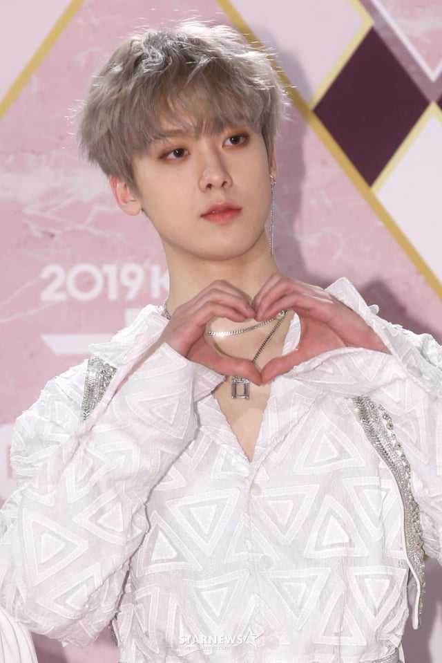 그룹 아스트로 윤산하
