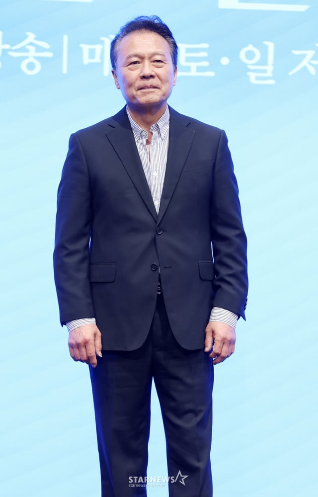 배우 천호진이 6일 서울 영등포구 더세인트에서 진행된 KBS 2TV 주말드라마 '화려한 날들' 제작발표회에 참석해 포즈를 취하고 있다. /2025.08.06 /사진=김휘선 hwijpg@