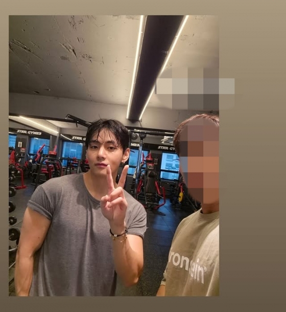 /사진=뷔 SNS