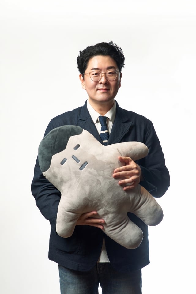 영화 '악마가 이사왔다'의 이상근 감독이 8일 진행된 라운드 인터뷰를 위해 포즈를 취하고 있다. /사진제공=CJENM 2025.08.08 /사진=이동훈 photoguy@