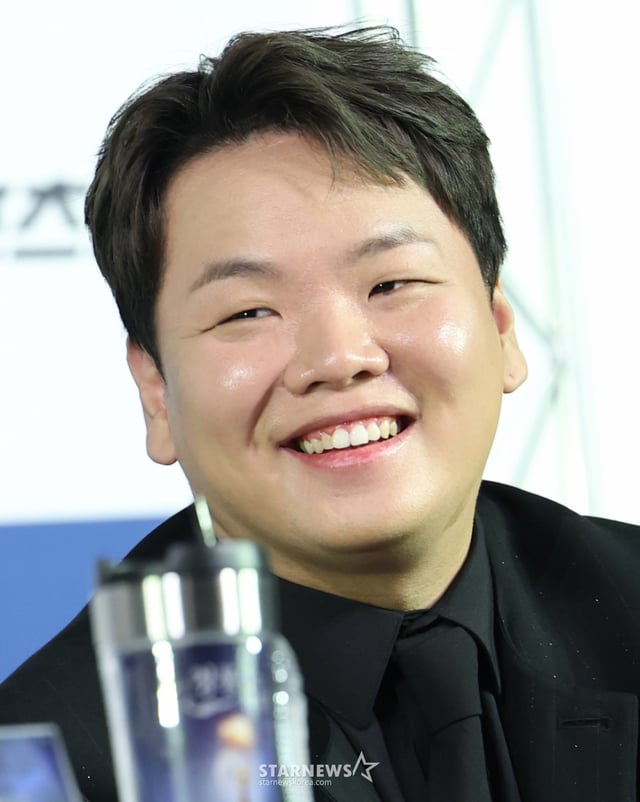 (서울=뉴스1) 권현진 기자 = 방송인 곽준빈이 6월 25일 서울 영등포구 CGV여의도에서 열린 제4회 청룡시리즈어워즈 핸드프린팅 행사에서 미소를 짓고 있다. 2025.6.25/뉴스1  Copyright © 뉴스1. All rights reserved. 무단 전재 및 재배포,  AI학습 이용 금지. /사진=(서울=뉴스1) 권현진 기자