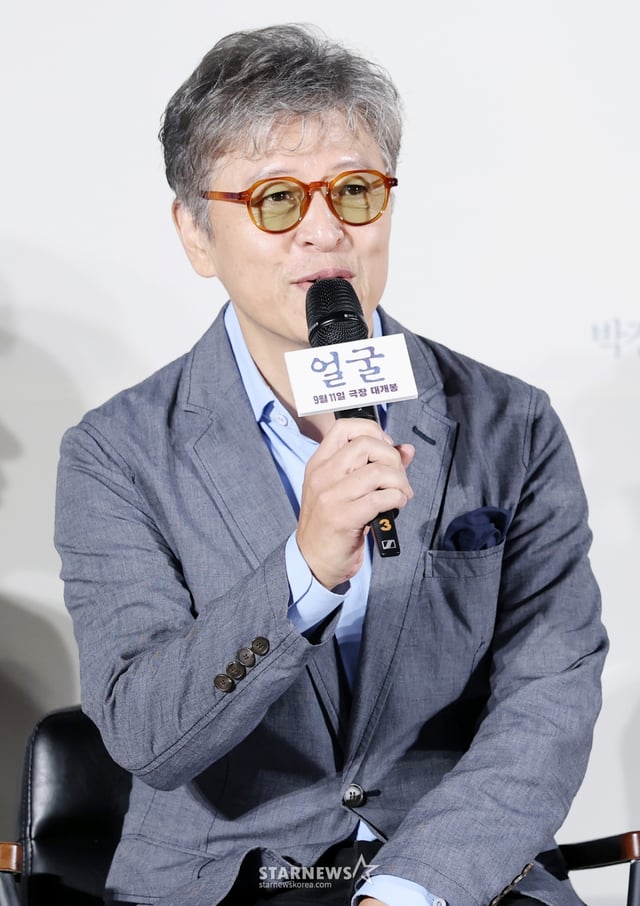 배우 권해효가 22일 서울 광진구 롯데시네마 건대입구에서 진행된 영화 '얼굴(감독 연상호)' 제작보고회에 참석해 질의응답을 하고 있다. /2025.08.22 /사진=김휘선 hwijpg@