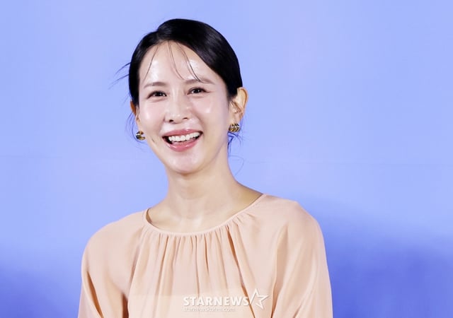 배우 조여정이 30일 서울 용산구 CGV 용산아이파크몰에서 진행된 영화 '좀비딸' (감독 필감성) 제작보고회에 참석해 질의응답을 하고 있다. /2025.06.30 /사진=김휘선 hwijpg@