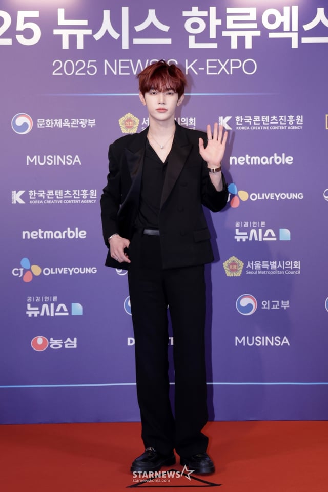 [서울=뉴시스] 조성우 기자 = 그룹 제로베이스원 장하오가 28일 서울 중구 롯데호텔에서 열린 제7회 뉴시스 한류엑스포(2025 K-엑스포) 포토월 행사에서 포즈를 취하고 있다. 2025.08.28. xconfind@newsis.com /사진=조성우