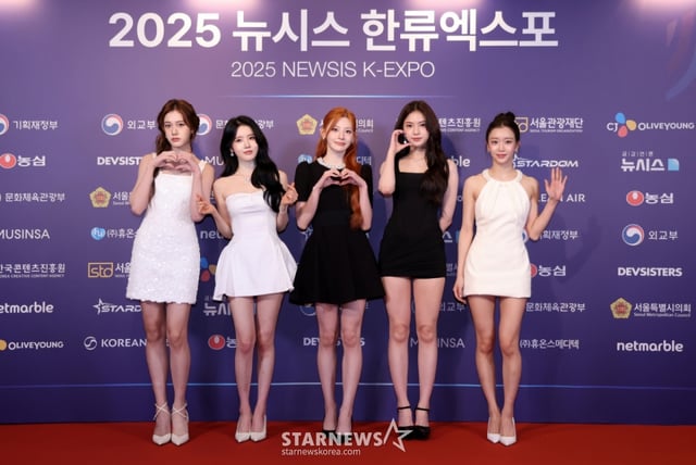 [서울=뉴시스] 조성우 기자 = 그룹 스테이씨가 28일 서울 중구 롯데호텔에서 열린 제7회 뉴시스 한류엑스포(2025 K-엑스포) 포토월 행사에서 포즈를 취하고 있다. 2025.08.28. xconfind@newsis.com /사진=조성우