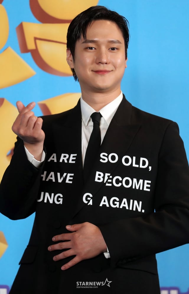 배우 고경표가 30일 오후 서울 영등포구 라마다 서울 신도림 호텔에서 열린 JTBC 수목드라마 '비밀은 없어' 제작발표회에 참석해 포즈를 취하고 있다. 드라마 '비밀은 없어' 는 통제 불능 혓바닥 헐크가 된 아나운서 송기백이 열정 충만 예능작가 온우주를 만나며 겪게 되는 유치하고 발칙한 인생 반전 코믹 멜로 드라마로 오는 5월 1일 첫 방송된다. 2024.04.30 /사진=임성균