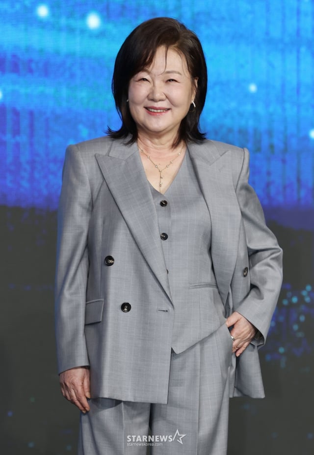 배우 김해숙이 2일 오전 서울 포시즌스 호텔에서 진행된 디즈니+ 오리지널 시리즈 '북극성' 제작발표회에 참석해 포즈를 취하고 있다. 유엔대사로서 국제적 명성을 쌓아온 문주(전지현)가 대통령 후보 피격 사건의 배후를 쫓는 가운데, 그녀를 지켜야만 하는 국적불명의 특수요원 산호(강동원)와 함께 한반도를 위협하는 거대한 진실을 마주하는 첩보 멜로 시리즈 '북극성'은 오는 10일 공개된다. /2025.09.10 /사진=이동훈 photoguy@