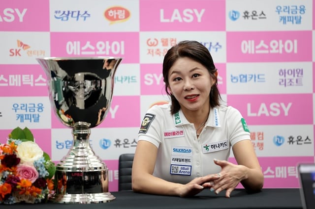 김가영이 우승 후 기자회견에서 우승 소감을 밝히고 있다. /사진=PBA 투어 제공