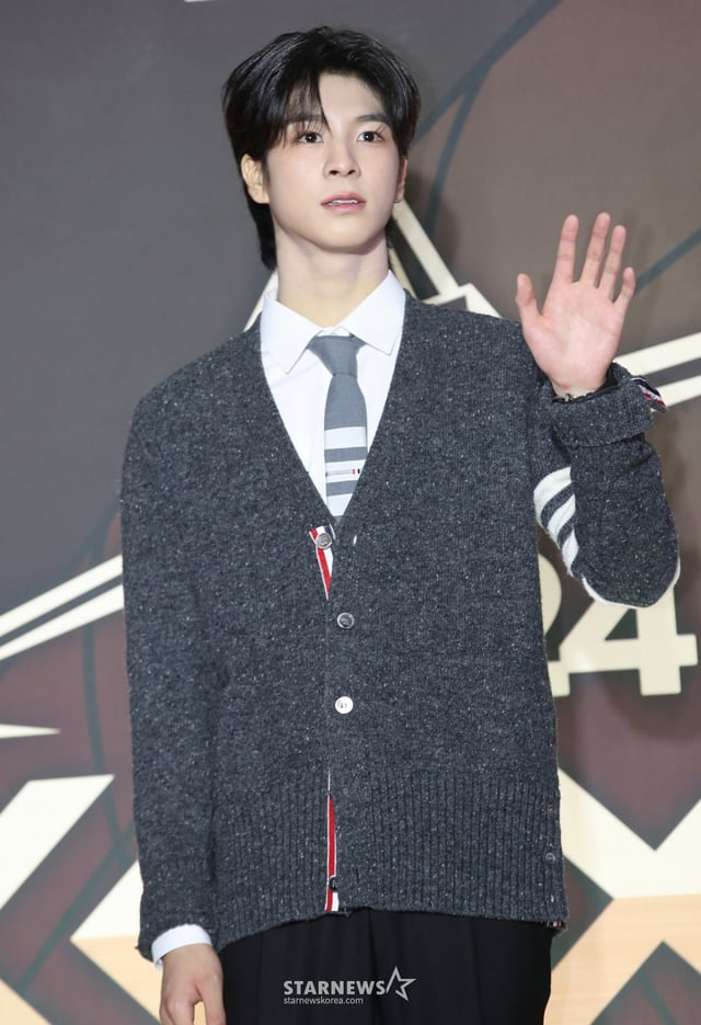 (인천=뉴스1) 권현진 기자 = 가수 정동원(JD1)이 2024년 11월 16일 오후 인천의 한 공연장에서 열린 '제1회 코리아 그랜드 뮤직 어워즈(2024 KGMA)' 레드카펫 행사에 참석해 포즈를 취하고 있다. 2024.11.16/뉴스1 Copyright © 뉴스1. All rights reserved. 무단 전재 및 재배포, AI학습 이용 금지. /사진=(인천=뉴스1) 권현진 기자