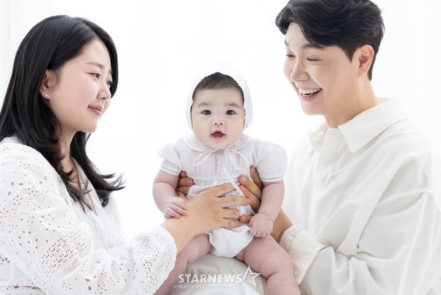 왼쪽부터 김다예-박수홍 부부, 딸 재이 세 가족 /사진=박수홍 인스타그램