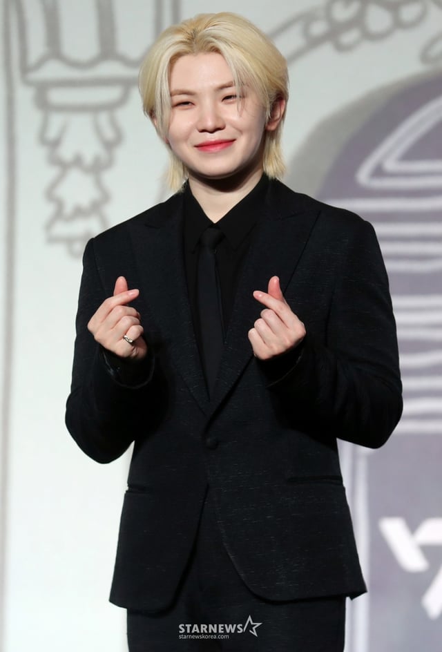 그룹 세븐틴(Seventeen) 우지가29일 오후 서울 여의도 콘래드호텔 그랜드 볼룸에서 베스트 앨범 '17 IS RIGHT HERE' 발매 기념 글로벌 기자간담회를 열고 포즈를 취하고 있다. 이번 베스트 앨범 '17 IS RIGHT HERE'은 9년의 발자취를 담는 동시에 지난 시간을 기념하며 우리만의 공간에서 영원히 함께할 것임을 약속하는 앨범으로 총 33개의 트랙으로 한국 앨범 타이틀 20곡과 일본 앨범 타이틀 8곡, '아낀다', 타이틀 곡 'MAESTRO'를 포함한 4개의 신곡을 선보인다. 2024.04.29 /사진=임성균
