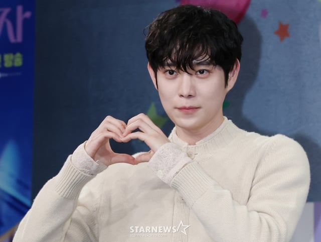 배우 김영대가 16일 서울 상암동 MBC에서 진행된 새 금토드라마 '달까지 가자' 제작발표회에 참석해 포즈를 취하고 있다. 월급만으론 생존할 수 없는 흙수저 세 여자가 코인 투자에 뛰어들며 벌어지는 하이퍼리얼리즘 생존 드라마 '달까지 가자'는 오는 19일 첫 방송된다. /2025.09.16 /사진=이동훈 photoguy@